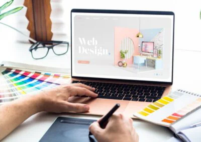Sviluppo Web & Design su misura: quando il sito deve portare risultati (non solo “esserci”)
